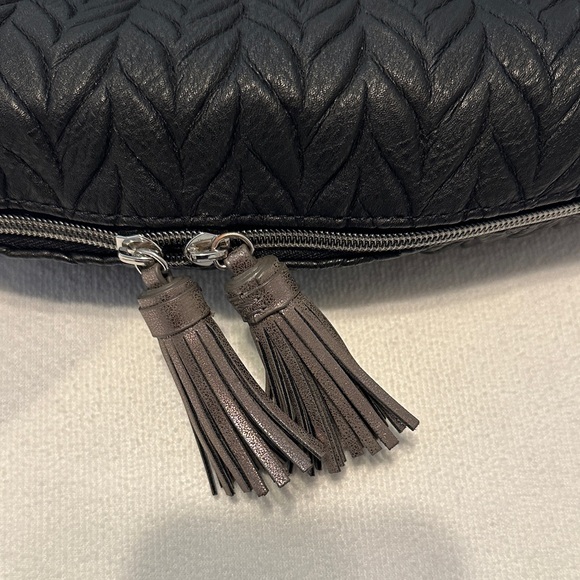 Black Adjustable Handbag - Picture 4 of 5